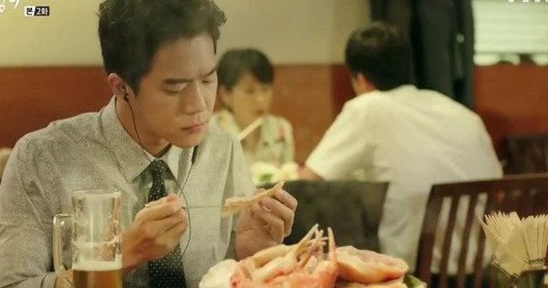 Loạt cảnh ẩm thực khó cưỡng nhất phim Hàn: Đến mì gói cũng hấp dẫn không thua gì cao lương mỹ vị!