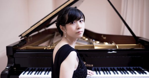 Nữ nghệ sĩ piano Nhật Bản nổi tiếng thế giới với bữa ăn chưa đầy 1 nghìn đồng
