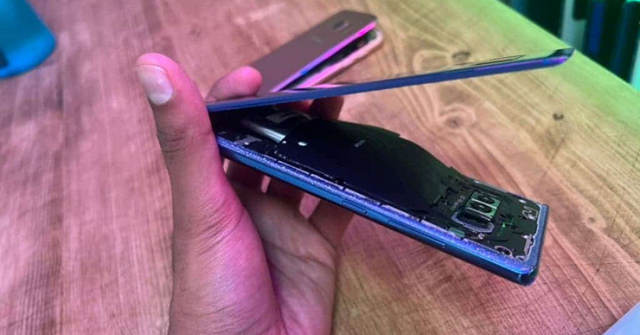 Điện thoại Samsung gặp sự cố pin phồng