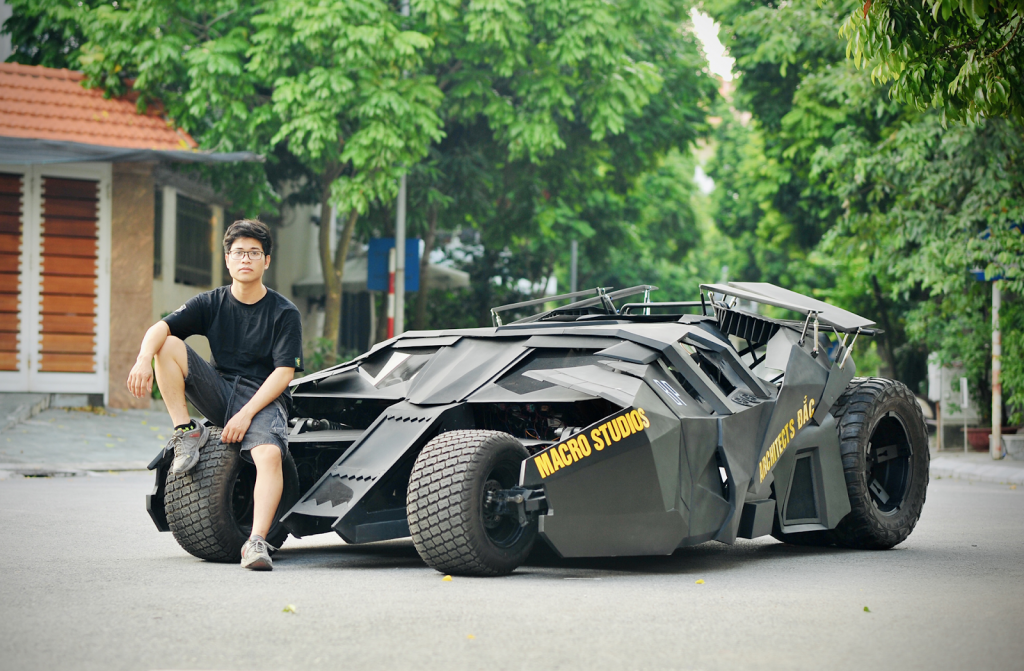 Bỏ 18 tháng trời để làm mô hình Batmobile sống động như thật, nhóm sinh viên Hà Nội khiến fan quốc tế trầm trồ