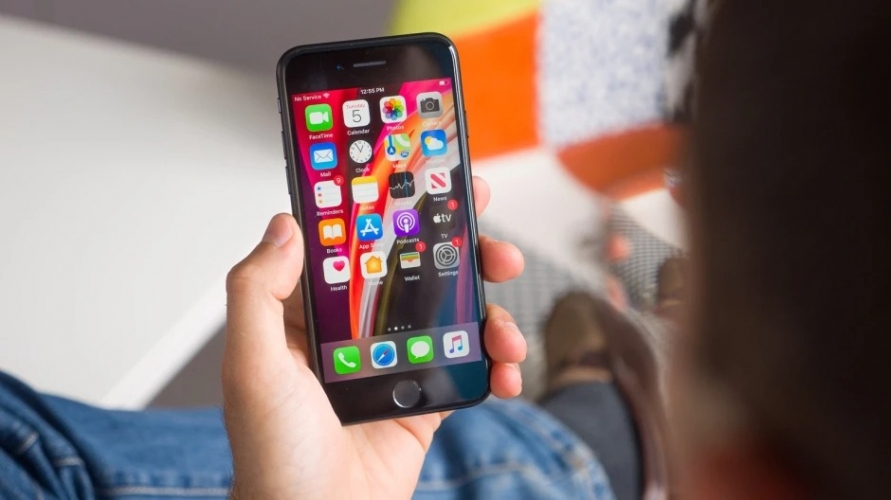 Liệu iPhone SE 2022 sẽ đối đầu trực tiếp với các smartphone Android khi có giá chỉ 300$?