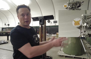Khẳng định mình là “Wibu chúa”, Elon Musk dán cả hình Pikachu lên động cơ tên lửa