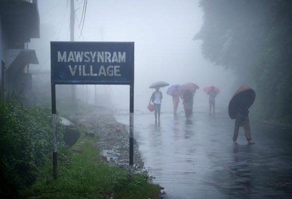 Cuộc sống ở ngôi làng ẩm ướt nhất thế giới... chưa bao giờ thấy mặt trời