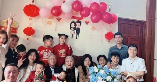 Cặp vợ chồng U90 được con cháu bí mật tổ chức 65 năm ngày cưới đúng ngày đầu năm 2024
