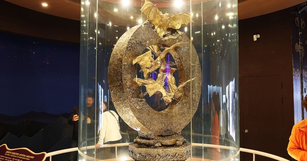 Bức tượng 162kg vàng từng bị chỉ trích hoang phí, nay bỗng dưng tăng giá hàng chục triệu USD nhờ lý do bất ngờ