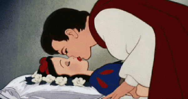 Nụ hôn Bạch Tuyết là quấy rối tình dục?