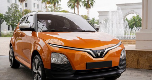 VinFast VF5 Plus chính thức có giá từ 458 triệu đồng, giao xe tháng 4⁄2023, ngập công nghệ đấu Toyota Raize, Kia Sonet