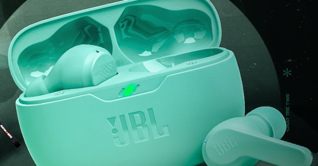 JBL tung bộ 3 tai nghe không dây mới, chống nước và pin 