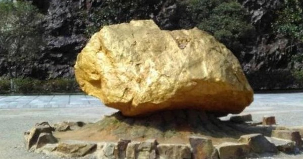“Khối đá” trị giá hơn 41.000 tỷ đồng được giám sát 24⁄24 ở Trung Quốc: Nặng đến 45 tấn, 