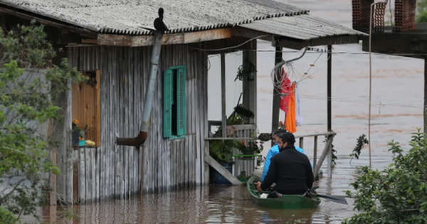 Mưa bão ở Brazil: Số người tử vong tăng lên 31, hàng nghìn người mất nhà cửa