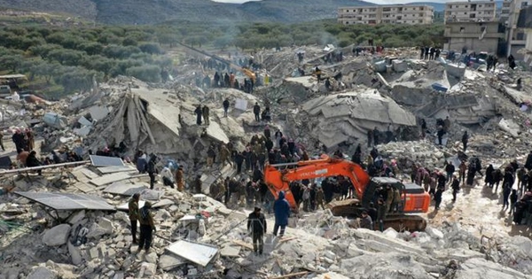 Thổ Nhĩ Kỳ tuyên bố tình trạng khẩn cấp 3 tháng sau động đất