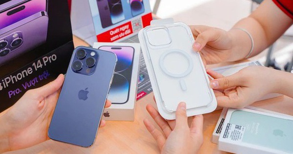 Giá iPhone 14 Pro Max tại Việt Nam lại thiết lập đáy mới: Lỗ cả triệu đồng chỉ sau vài tuần