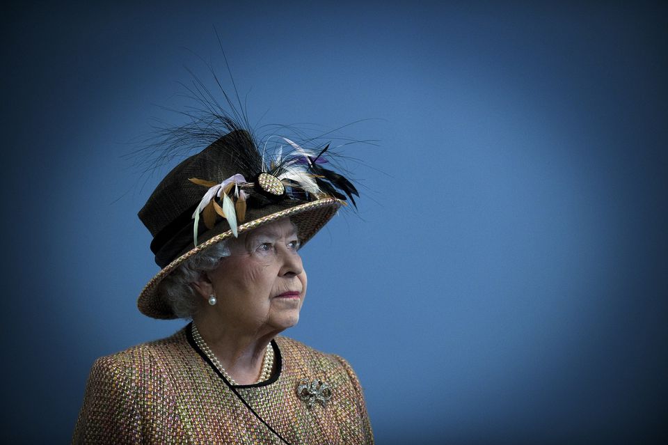 Mạng xã hội Twitter quá tải sau thông tin Nữ hoàng Anh Elizabeth II băng hà