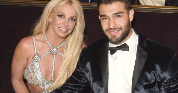 Britney Spears xóa Instagram trước kỷ niệm 1 năm ngày cưới