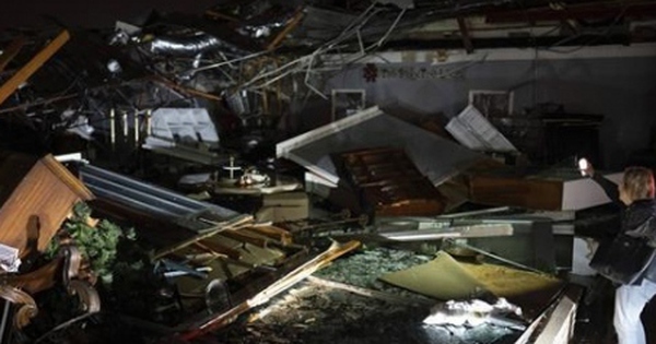 Bão và lốc xoáy dữ dội ở Tennessee (Mỹ) khiến ít nhất 6 người thiệt mạng
