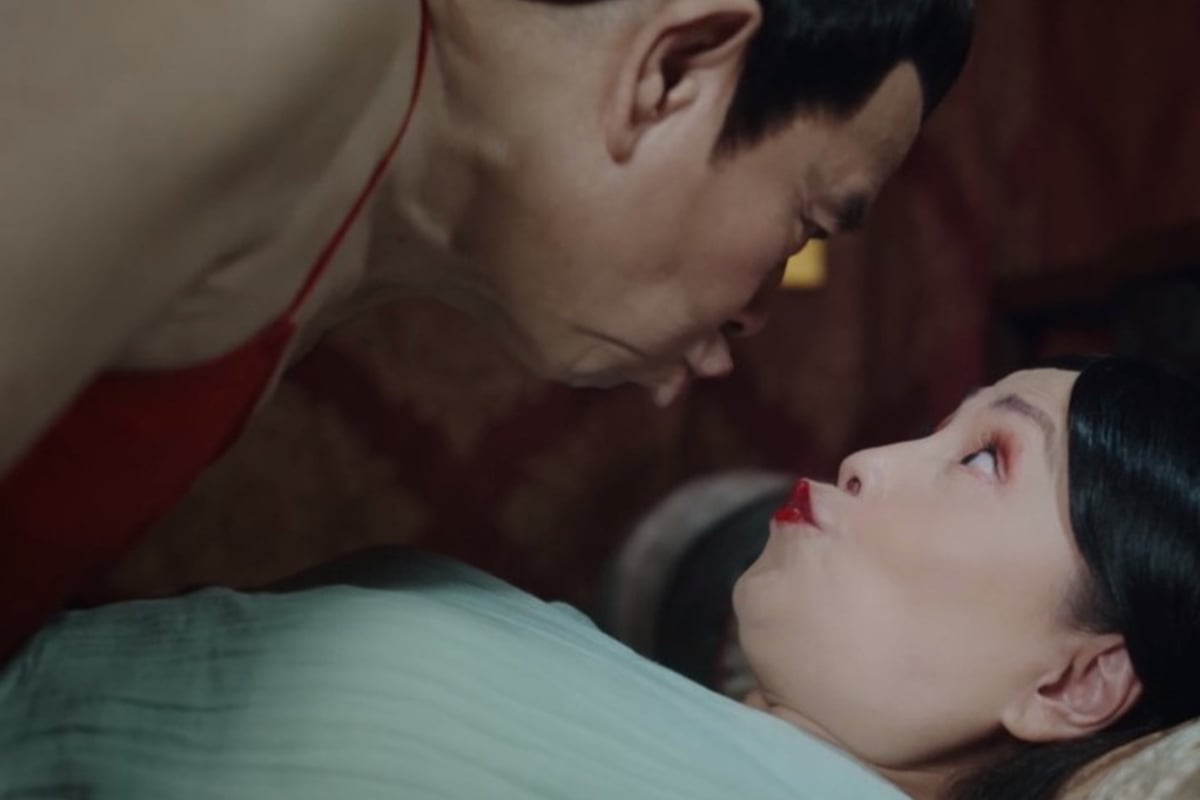 Bộ phim truyền hình Trung Quốc bị chê vì có cảnh nóng bộ đôi diễn viên ngoài 60 tuổi