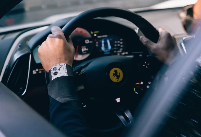 Ferrari và Richard Mille ra mắt mẫu đồng hồ cơ mỏng nhất thế giới chỉ dày 1,75mm
