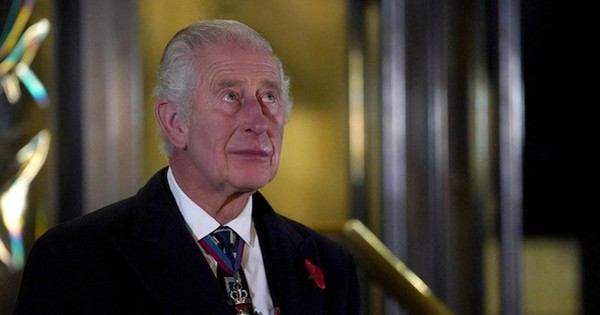 Vua Charles khóc tưởng nhớ Nữ hoàng Elizabeth II