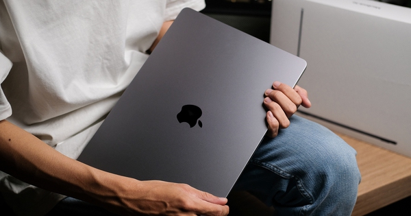 MacBook Air 15 inch về Việt Nam: Giá từ 32,99 triệu đồng, là 
