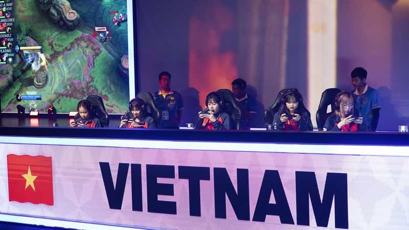 Mobile Legends: Bang Bang tại SEA Games 32 và lần ra quân đầu tiên của các cô gái Việt