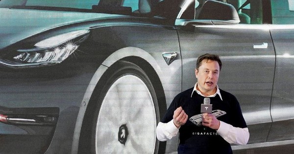 Tesla bị nghi ngờ muốn xuất khẩu ngược xe điện từ Trung Quốc sang Mỹ, tỷ phú Elon Musk chỉ đáp lại ngắn gọn 