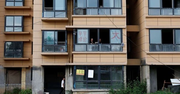 Nỗi khổ của những người lỡ mua chung cư xây dở dang ở Trung Quốc
