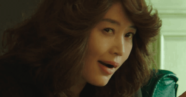Quá bất ngờ với diện mạo mới của Kim Hye Soo