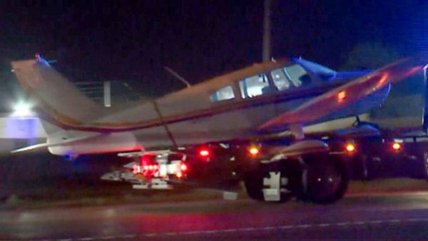 Mỹ: phi công đáp máy bay xuống đường cao tốc do uống say bí tỉ