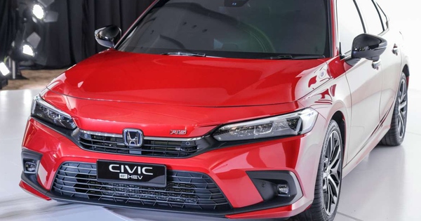 Honda Civic có thêm phiên bản hybrid, giá 900 triệu đồng