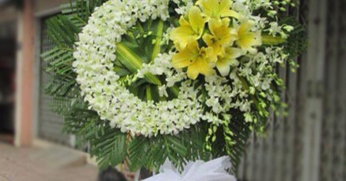 Gửi vòng hoa tang vào ngày tái hôn của chồng cũ và cái kết trong viện