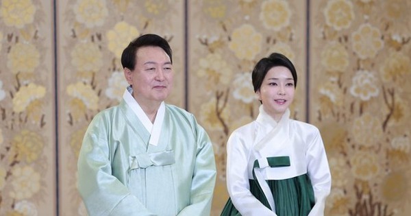 Tổng thống Hàn Quốc và phu nhân chúc mừng Tết Nguyên đán