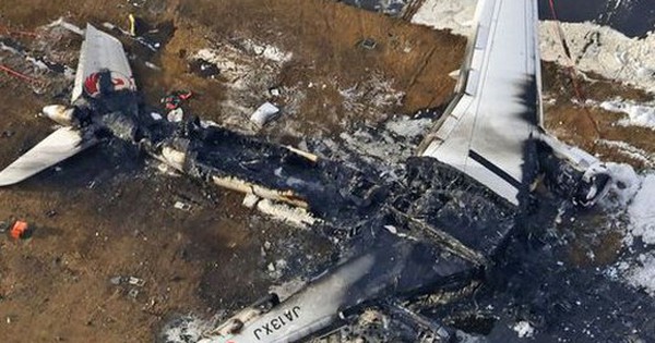 4 người sống sót trong vụ rơi máy bay ở Nga