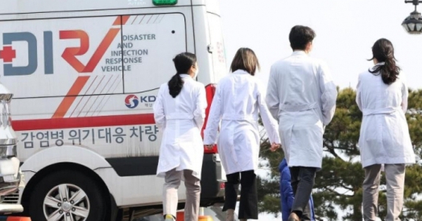 Tình cảnh ngay lúc này của người bệnh tại Hàn Quốc khi bác sĩ đình công: Thai phụ phải 