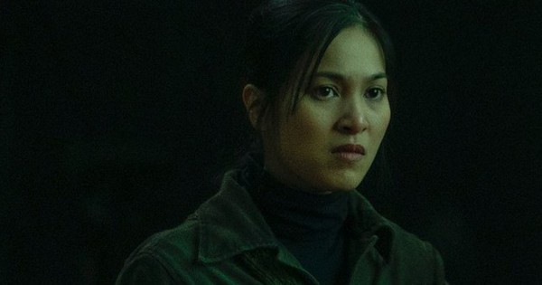 Mỹ nhân Việt được giới phê bình Hollywood khen nức nở dù phim dở, còn thoại tiếng Việt 100% với bạn diễn