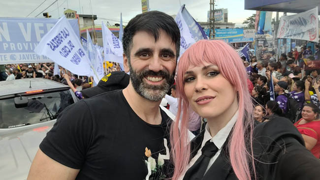 Ứng viên tổng thống Argentina hứa sẽ cosplay Makima nếu đắc cử