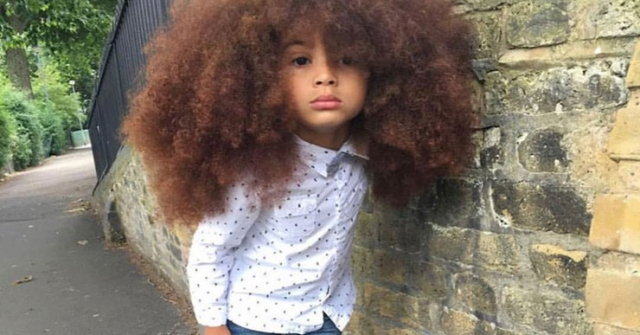 Người mẹ không thể tìm được trường cho con trai vì mái tóc quá đặc biệt