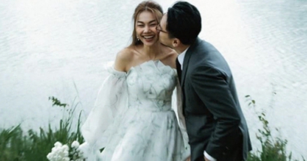 Thanh Hằng khoe bức ảnh cưới chưa từng được công bố, ngọt ngào khiến netizen phát hờn