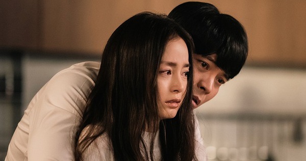Loạt ảnh của Kim Tae Hee và “chồng” trong phim mới