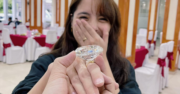 Độ Mixi bất ngờ cầu hôn vợ bằng nhẫn kim cương 