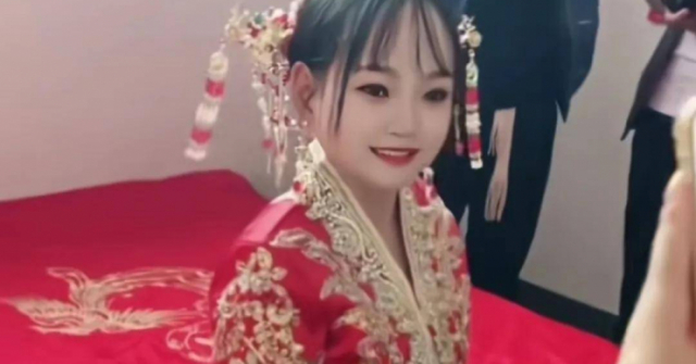 Cô dâu Trung Quốc gây sốc bởi gương mặt trẻ măng như mới 13 tuổi
