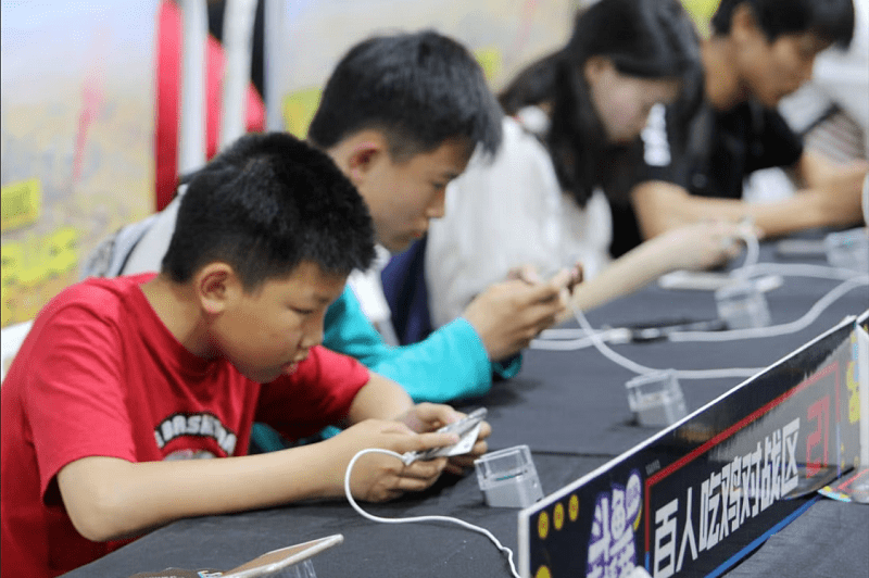 Tổng doanh thu thị trường game Trung Quốc giảm còn khoảng 8 tỷ USD