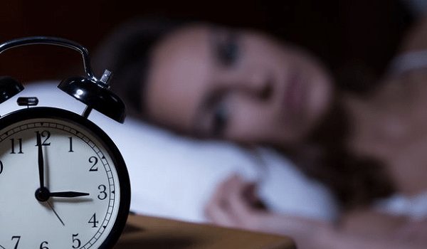 Nguyên nhân khiến bạn thường xuyên thức dậy vào một giờ cố định mỗi đêm
