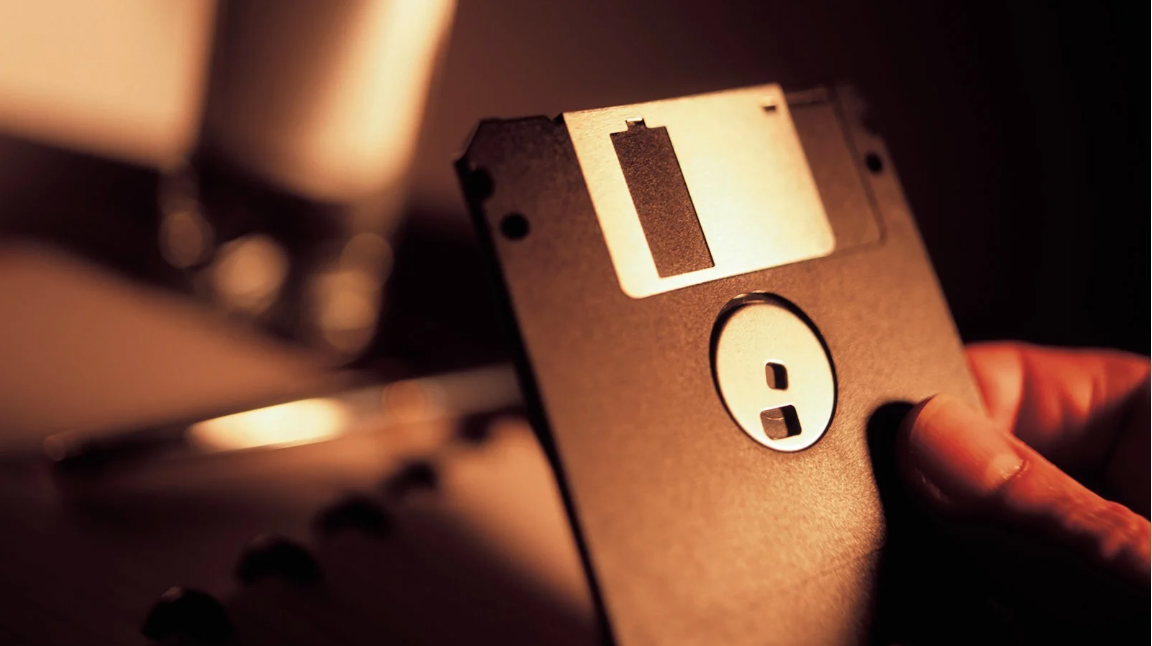 Nhật Bản chính thức khai tử ổ đĩa mềm 1,44 MB