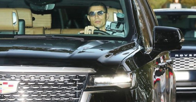 Ronaldo bất ngờ chuyển sang dùng iPhone
